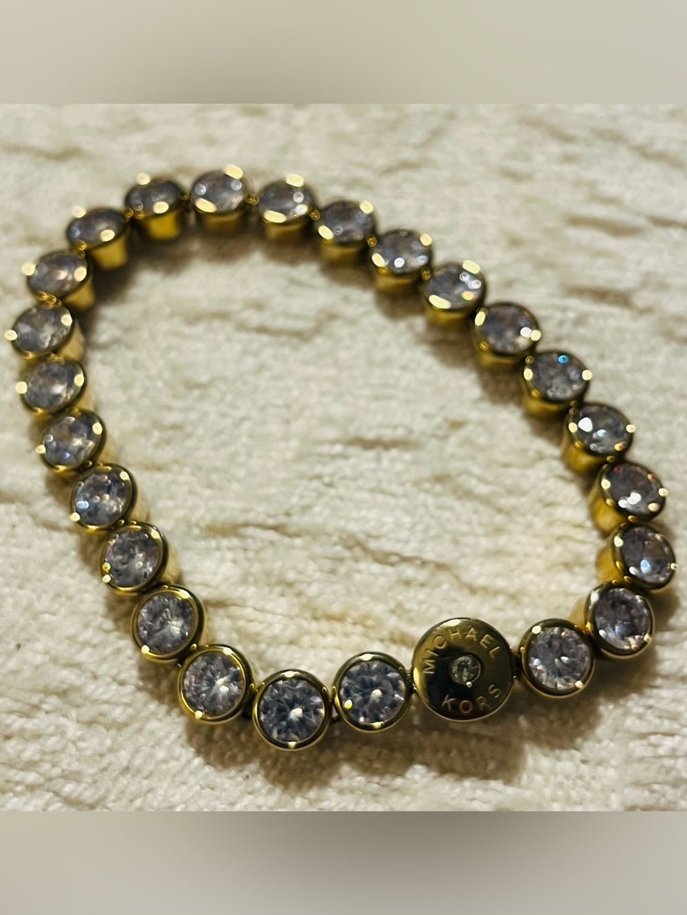 Authentic Michael Kors Gold Park
Avenue Tennis Crystal Bracelet - Picture 5 of 6
